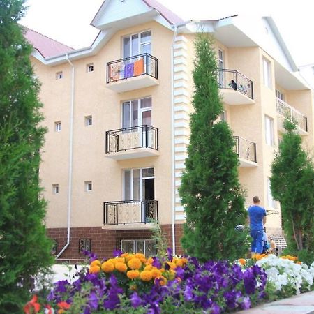 Brandhouse Bosteri Ngoại thất bức ảnh